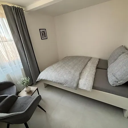 Auberge de jeunesse Rolnicke Namesti 8 *