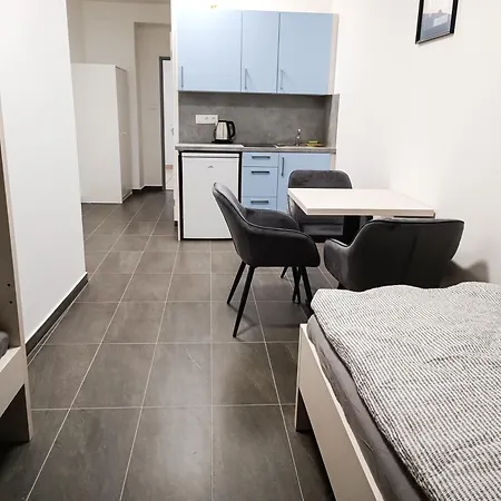 Auberge de jeunesse Rolnicke Namesti 8 *