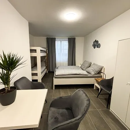 Rolnicke Namesti 8 Auberge de jeunesse *