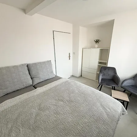Auberge de jeunesse Rolnicke Namesti 8 *