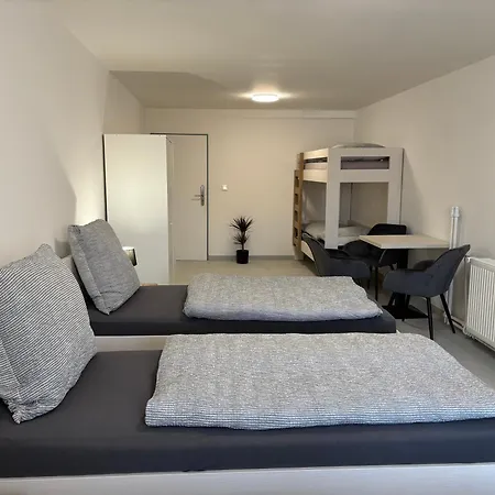 Rolnicke Namesti 8 Auberge de jeunesse