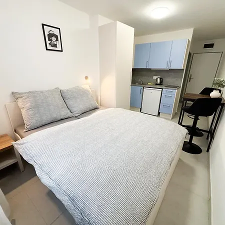 Rolnicke Namesti 8 Auberge de jeunesse *