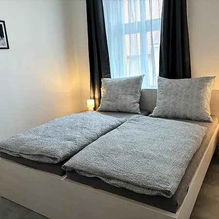 Rolnicke Namesti 8 Auberge de jeunesse Plzeň