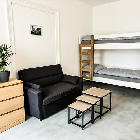 Rolnicke Namesti 8 Auberge de jeunesse *