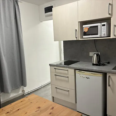 Rolnicke Namesti 8 Auberge de jeunesse Plzeň