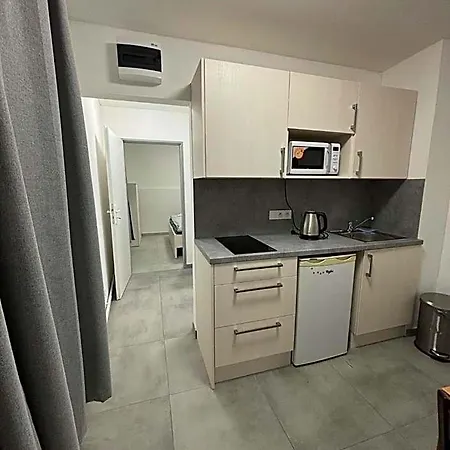 Rolnicke Namesti 8 Hostel Plzen