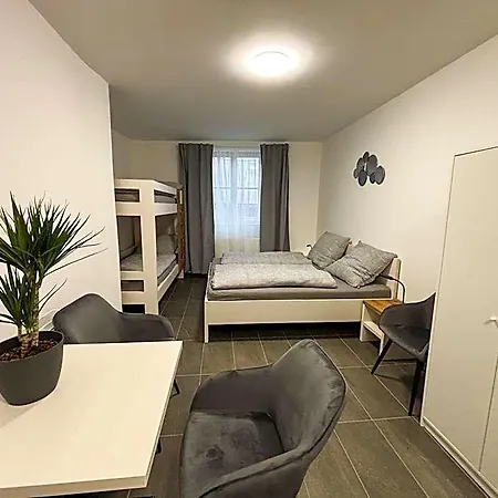 Hostel Rolnicke Namesti 8
