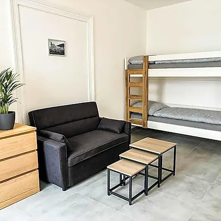 Hostel Rolnicke Namesti 8