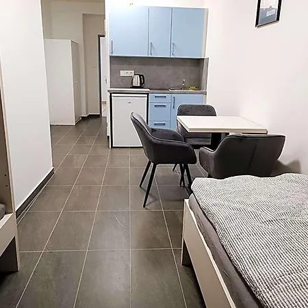 Hostel Rolnicke Namesti 8