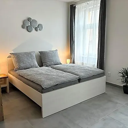 Hostel Rolnicke Namesti 8