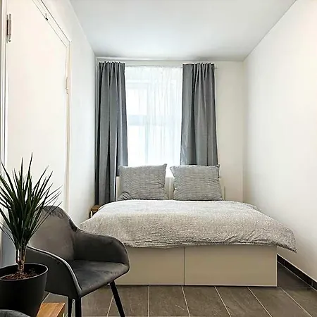 Hostel Rolnicke Namesti 8
