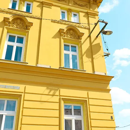 Rolnicke Namesti 8